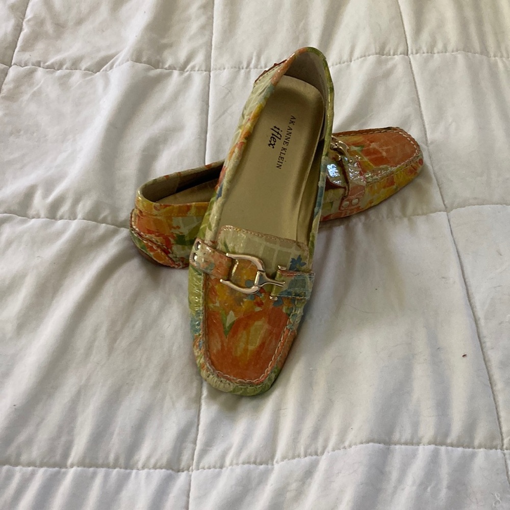 AK Anne Klein women’s shoes.